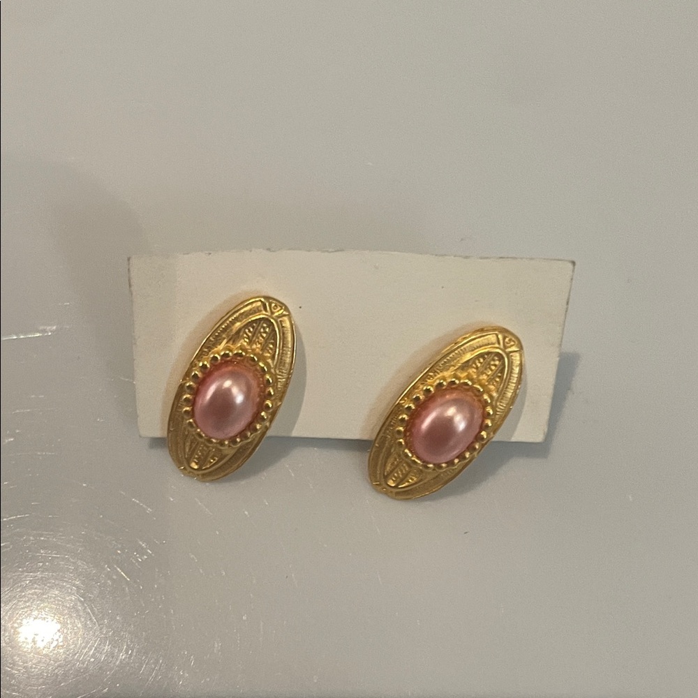 Gold and Pink Oval Vintage-Style Stud Earrings